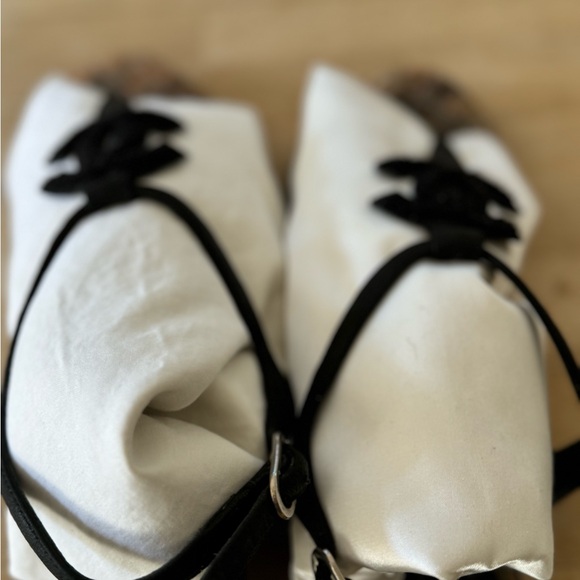 Chanel Black Interlocking CC sandals - Picture 2 of 4